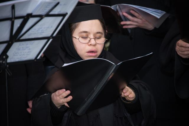 Colindători la Reședința Mitropolitană - Corul maicilor de la mănăstirile Galata, Frumoasa și „Sfinții Atanasie și Chiril” din Copou