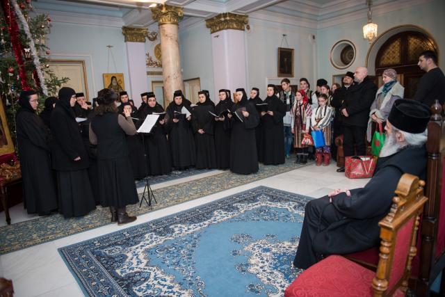 Colindători la Reședința Mitropolitană - Corul maicilor de la mănăstirile Galata, Frumoasa și „Sfinții Atanasie și Chiril” din Copou