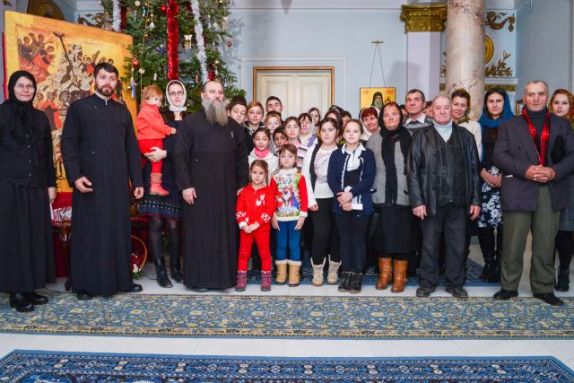 Colindători la Reședința Mitropolitană - Parohia Moimești-Popricani