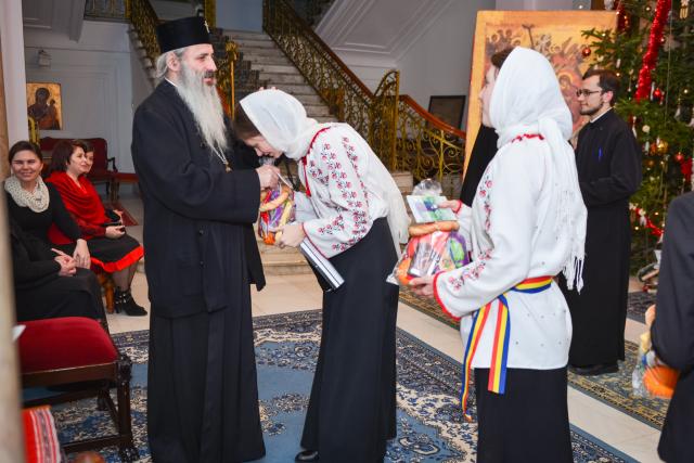 Colindători la Reședința Mitropolitană - Parohia Unguroaia
