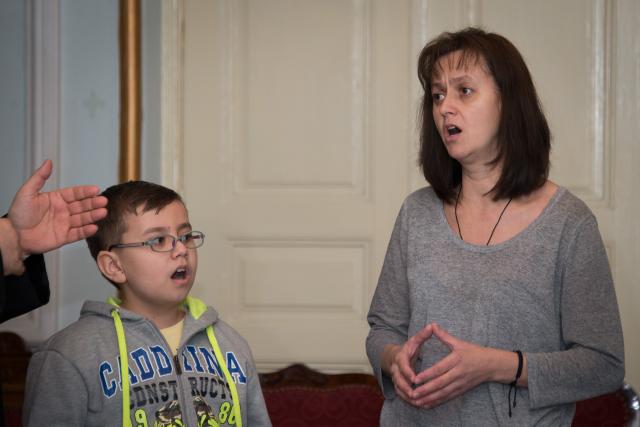 Colindători la Reședința Mitropolitană - preotul Constantin Ipatov cu familia