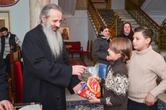 Colindători la Reședința Mitropolitană - Școala „George Călinescu” din Iași