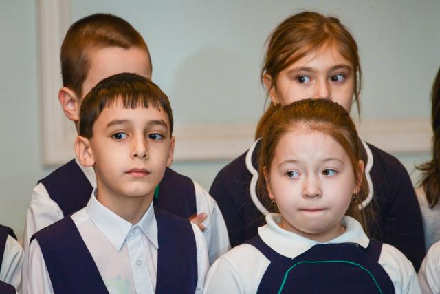 Colindători la Reședința Mitropolitană - Școala „George Călinescu” din Iași, clasa a II-a