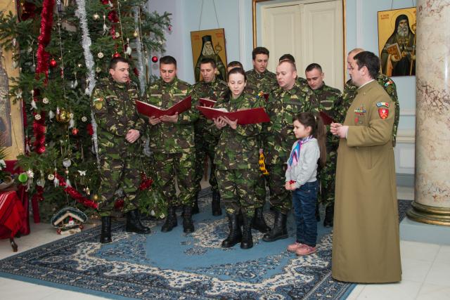 Colindători la Reședința Mitropolitană - Corul „Străjerii” ai Brigăzii 15 Mecanizate, Iași