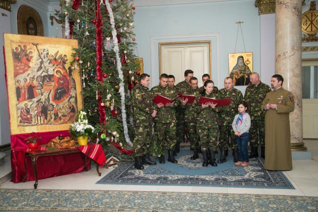 Colindători la Reședința Mitropolitană - Corul „Străjerii” ai Brigăzii 15 Mecanizate, Iași