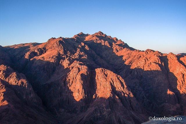 (Foto) Pelerin pe Muntele Sinai 