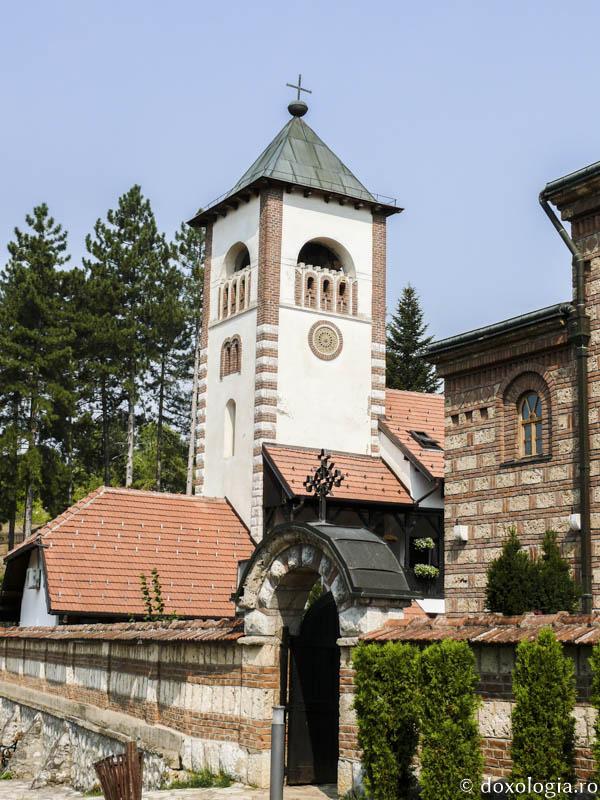 Acasă la Sfântul Nicolae Velimirovici - Mănăstirea Lelic din Serbia (galerie FOTO)