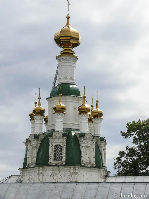 Mănăstirea Tolga din Rusia