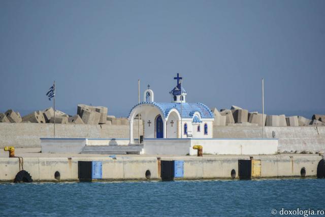 (Foto) Bisericuța „Sfântul Nicolae” din Portul Kyllini – Grecia