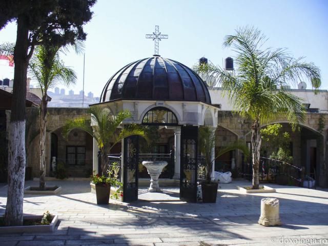 (Foto) Cana Galileii – Biserica în care se păstrează vasele de piatră de la nunta din Cana