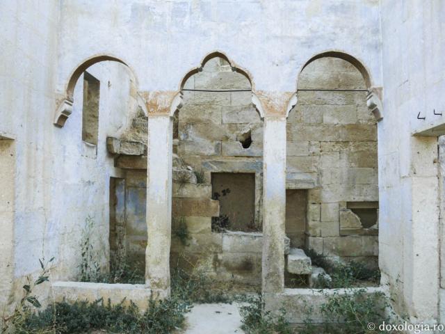 (Foto) Casa și staulul în care a locuit Sfântul Ioan Rusul – Urgup, Turcia