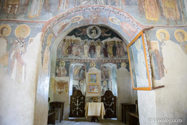 (Foto) Mănăstirea Râmeț, o gură de Rai din Munții Apuseni 