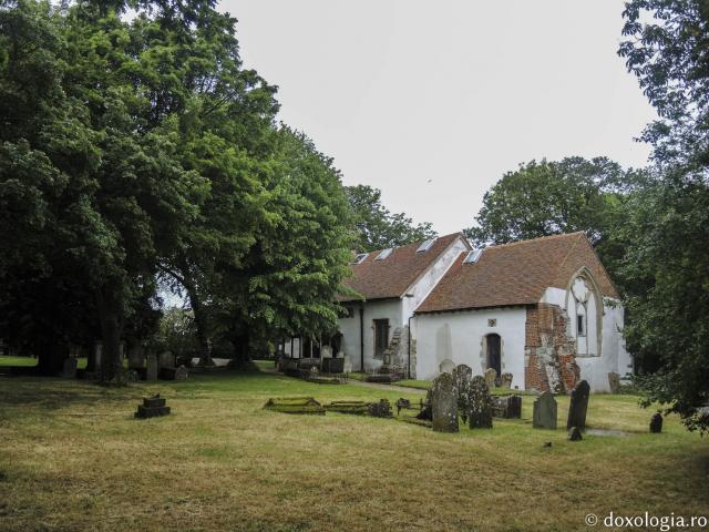 Biserica veche din capătul satului de lângă Mănăstirea Essex – Anglia