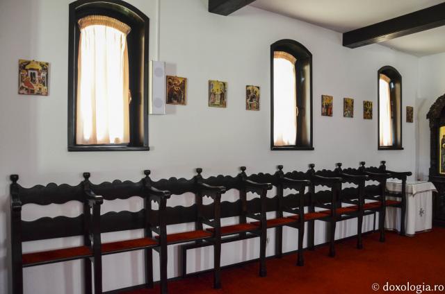 (Foto) Mănăstirea Bran – o adevărată oază duhovnicească între munți 