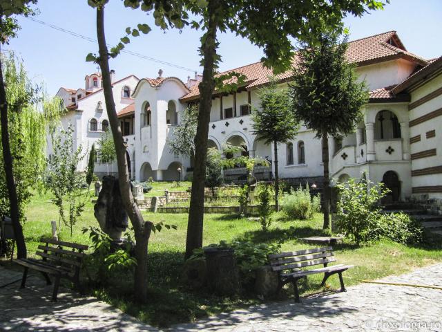 Mănăstirea Dervent - lăcașul unde se înfăptuiesc minuni (galerie FOTO)