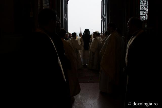 A doua zi de hram ‒ Zeci de preoți au slujit Sfânta Liturghie în Catedrala Mitropolitană (galerie FOTO)