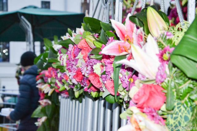 (Foto) Flori de ziua Sfintei Cuvioase Parascheva