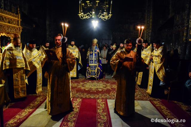 Slujbă de Priveghere la Mănăstirea Neamț, în cinstea Sfântului Cuvios Paisie Velicicovschi (galerie FOTO)
