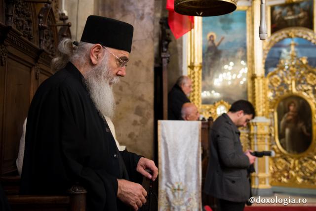 Comuniune întru Hristos, în cadrul Sfintei Liturghii, la Catedrala Mitropolitană din Iași (galerie FOTO)