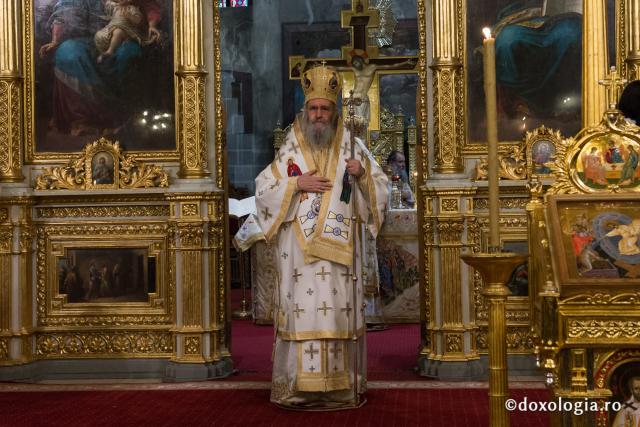 Comuniune întru Hristos, în cadrul Sfintei Liturghii, la Catedrala Mitropolitană din Iași (galerie FOTO)