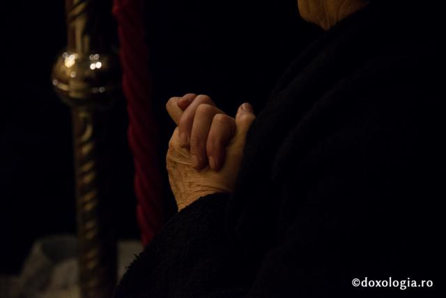 Comuniune întru Hristos, în cadrul Sfintei Liturghii, la Catedrala Mitropolitană din Iași (galerie FOTO)