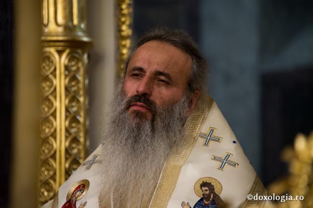 Comuniune întru Hristos, în cadrul Sfintei Liturghii, la Catedrala Mitropolitană din Iași (galerie FOTO)