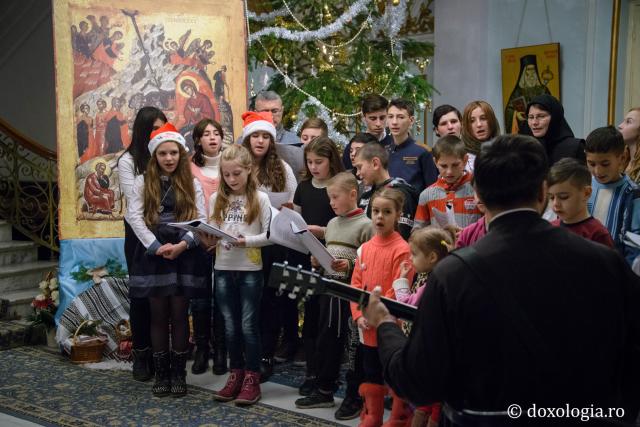 Colindători la Reședința Mitropolitană 2016 - Parohia Moimești-Popricani