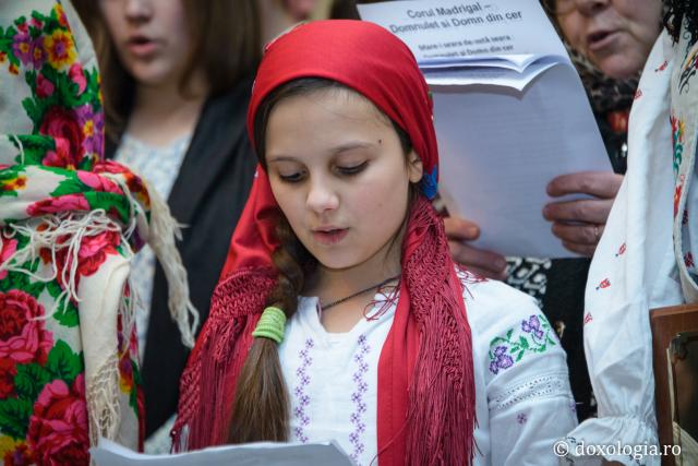 Colindători la Reședința Mitropolitană 2016 - Grup de colindători din Basarabia