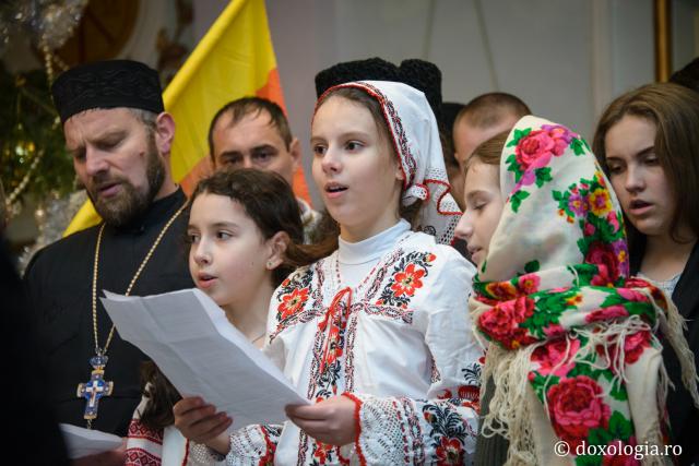 Colindători la Reședința Mitropolitană 2016 - Grup de colindători din Basarabia