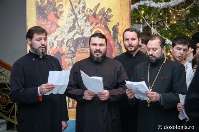Colindători la Reședința Mitropolitană 2016 - Grup de colindători din Basarabia