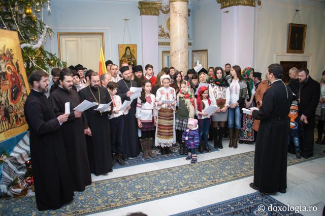 Colindători la Reședința Mitropolitană 2016 - Grup de colindători din Basarabia