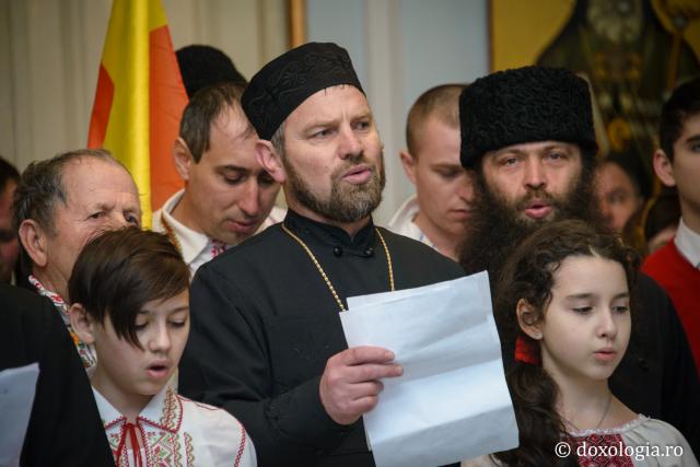 Colindători la Reședința Mitropolitană 2016 - Grup de colindători din Basarabia