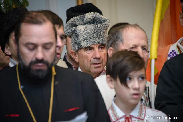 Colindători la Reședința Mitropolitană 2016 - Grup de colindători din Basarabia