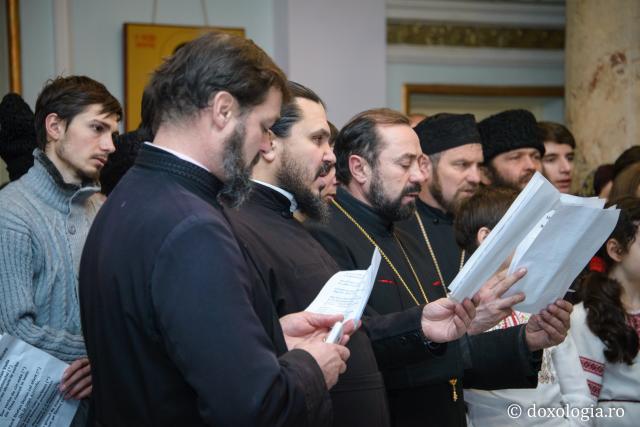 Colindători la Reședința Mitropolitană 2016 - Grup de colindători din Basarabia