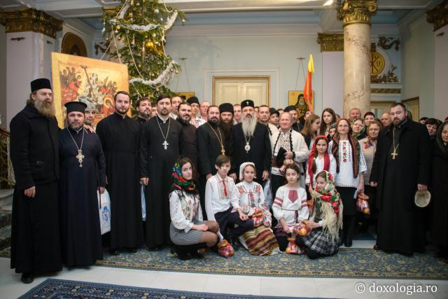 Colindători la Reședința Mitropolitană 2016 - Grup de colindători din Basarabia
