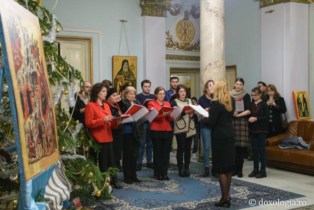 Colindători la Reședința Mitropolitană - Parohia „Sfânta Parascheva” din Iași