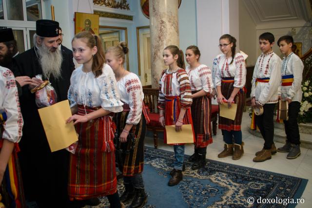Colindători la Reședința Mitropolitană 2016 - Școala Stornești