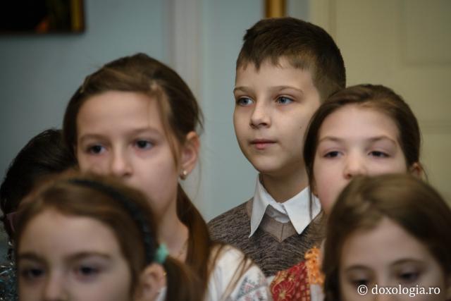 Colindători la Reședința Mitropolitană 2016 - Școala Tomești