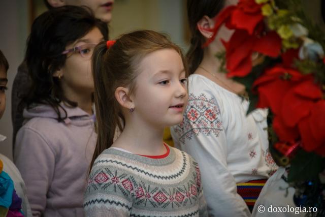 Colindători la Reședința Mitropolitană 2016 - Școala Tomești