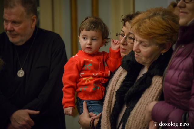 Colindători la Reședința Mitropolitană 2016 - Școala Ioana, Iași