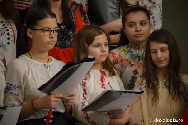 Colindători la Reședința Mitropolitană 2016 - Voluntarii Pro Vita Iași