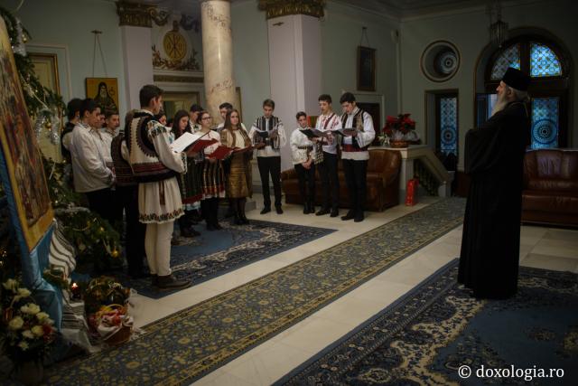 Colindători la Reședința Mitropolitană 2016 - Corul ALEPH al Seminarului Teologic de la Mănăstirea Neamț