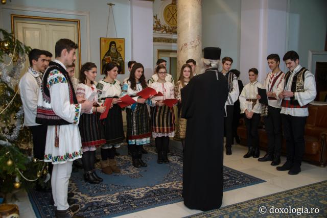 Colindători la Reședința Mitropolitană 2016 - Corul ALEPH al Seminarului Teologic de la Mănăstirea Neamț