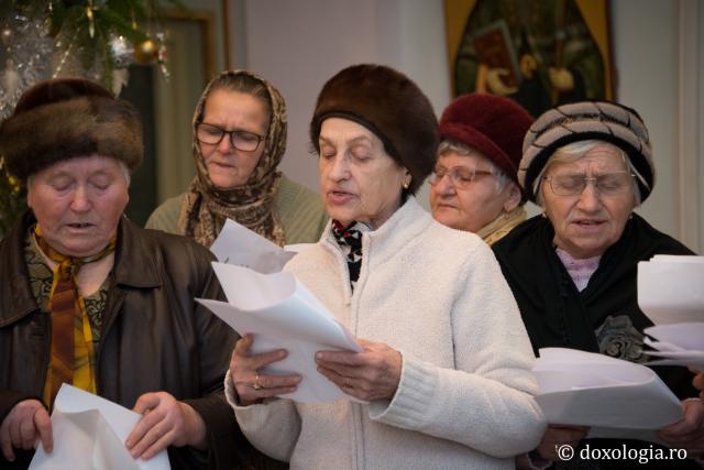 Colindători la Reședința Mitropolitană 2016 - Corul bătrânilor asistați de la Centrul de îngrijire pentru bătrâni „Sfântul Mina”