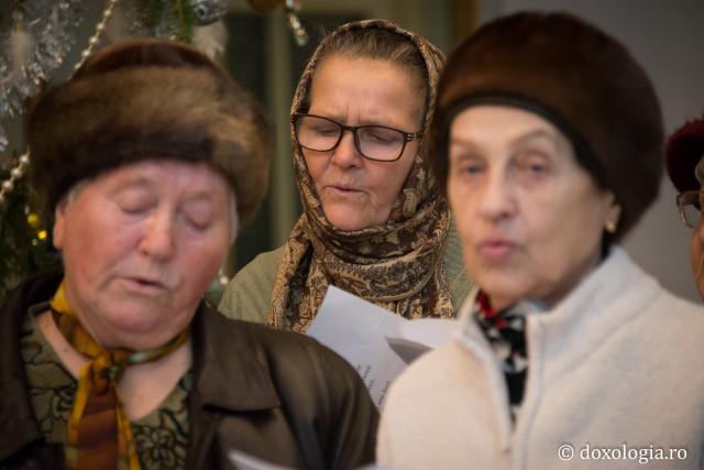 Colindători la Reședința Mitropolitană 2016 - Corul bătrânilor asistați de la Centrul de îngrijire pentru bătrâni „Sfântul Mina”
