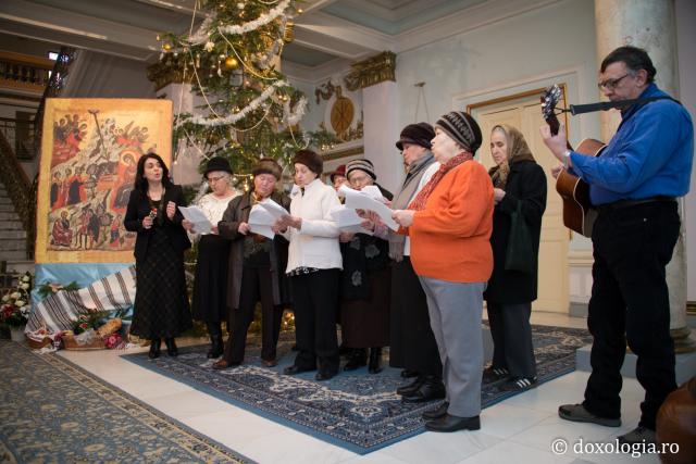 Colindători la Reședința Mitropolitană 2016 - Corul bătrânilor asistați de la Centrul de îngrijire pentru bătrâni „Sfântul Mina”