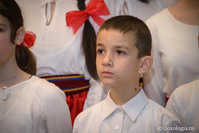 Colindători la Reședința Mitropolitană 2016 - Corul de copii Musica Viva al Asociației Iubire și Încredere