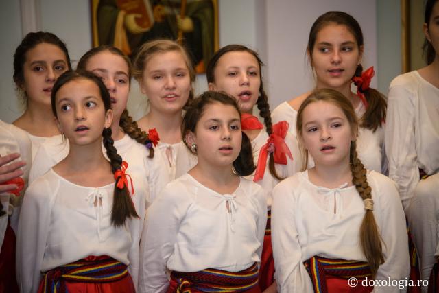 Colindători la Reședința Mitropolitană 2016 - Corul de copii Musica Viva al Asociației Iubire și Încredere
