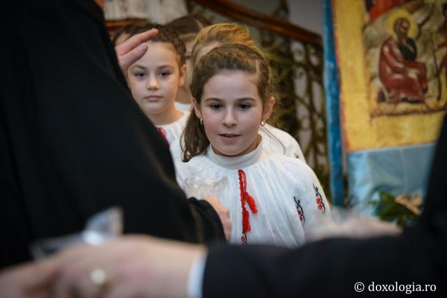 Colindători la Reședința Mitropolitană 2016 - Parohia Popești