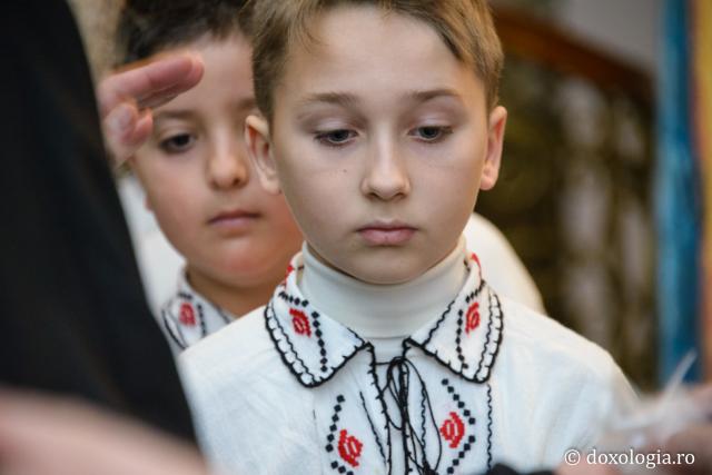 Colindători la Reședința Mitropolitană 2016 - Parohia Popești